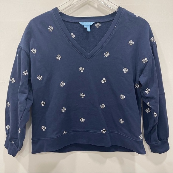 Draper James Bobbie V-Neck Sweater in Navy Embroidered Small Cotton - Picture 2 of 7